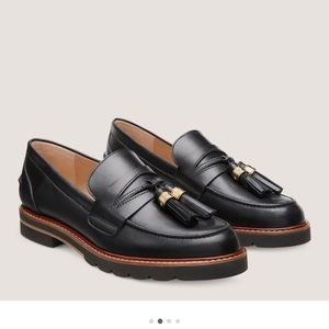 chunky lugs. Polished Spanish loafer made with a comfortably cushioned footbed